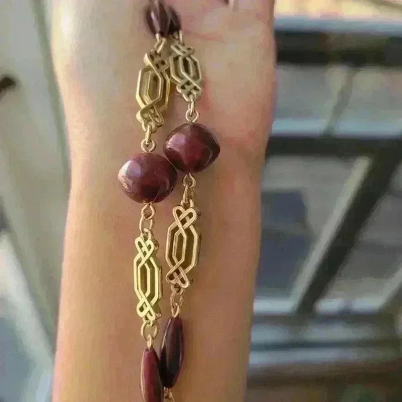 Vintage Sarah Coventry Pendant Necklace Burgundy Gold Tone Round - Picture 10 of 12